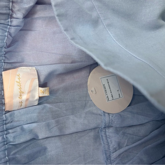 Chic Blue and White Women's Set - Picture 8 of 9